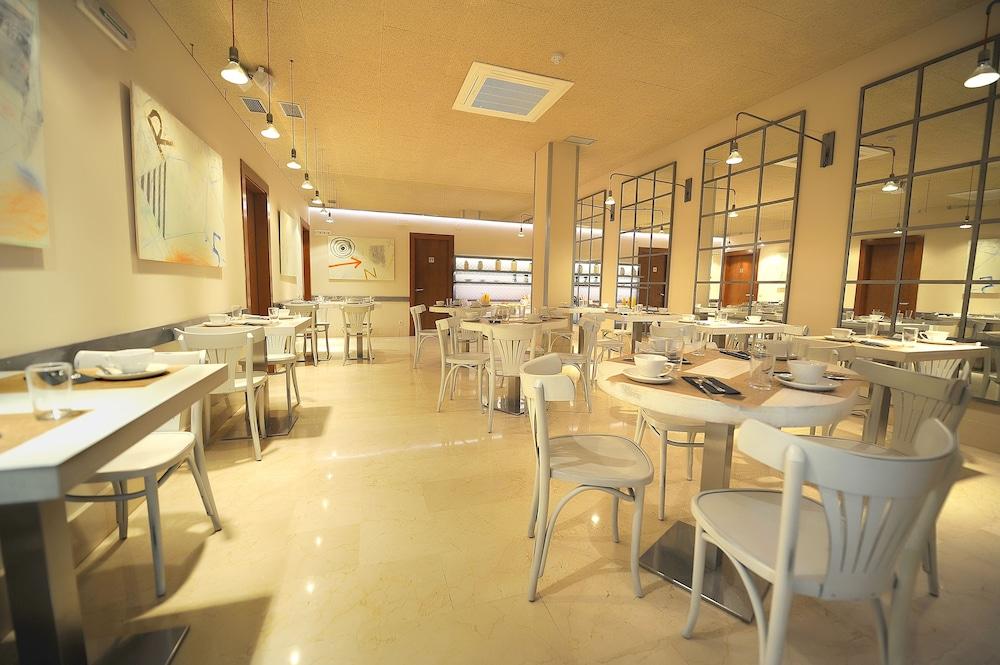 Hotel Pamplona Plaza المظهر الخارجي الصورة