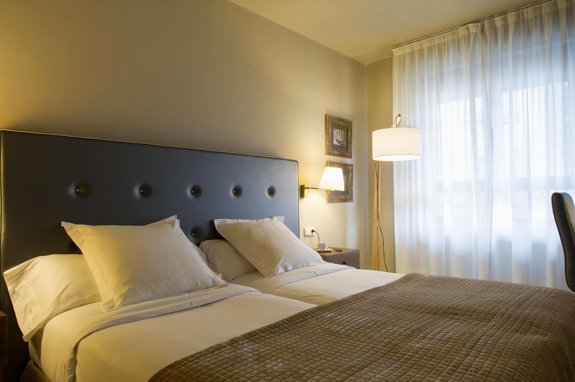 Hotel Pamplona Plaza المظهر الخارجي الصورة