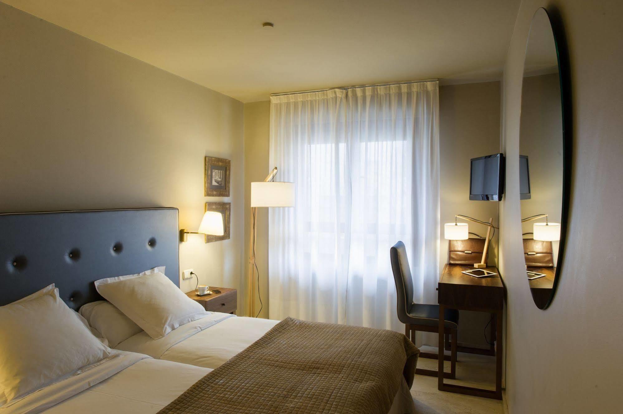 Hotel Pamplona Plaza المظهر الخارجي الصورة